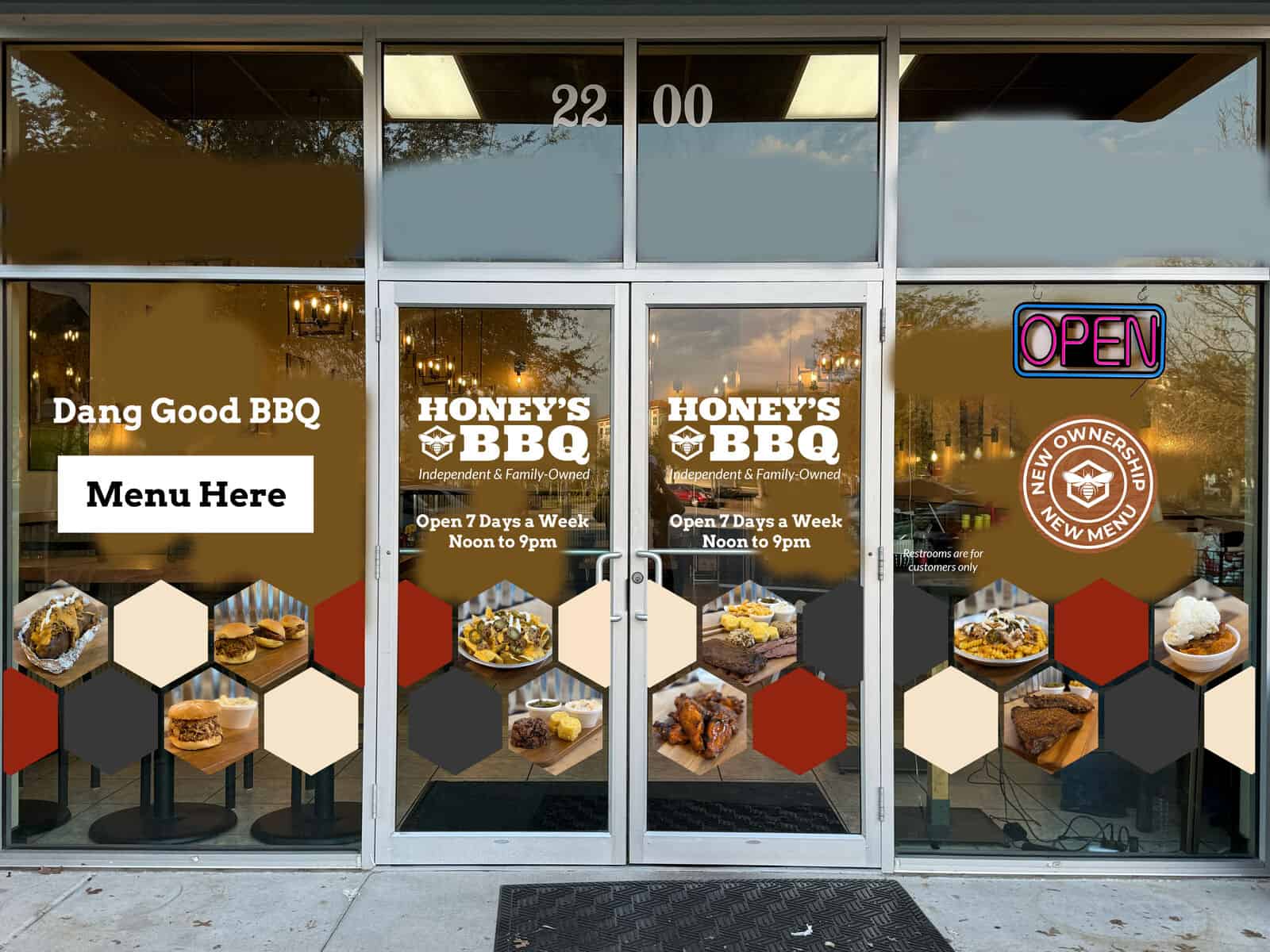 Honey's BBQ storefront at Posner Park in Davenport, Florida